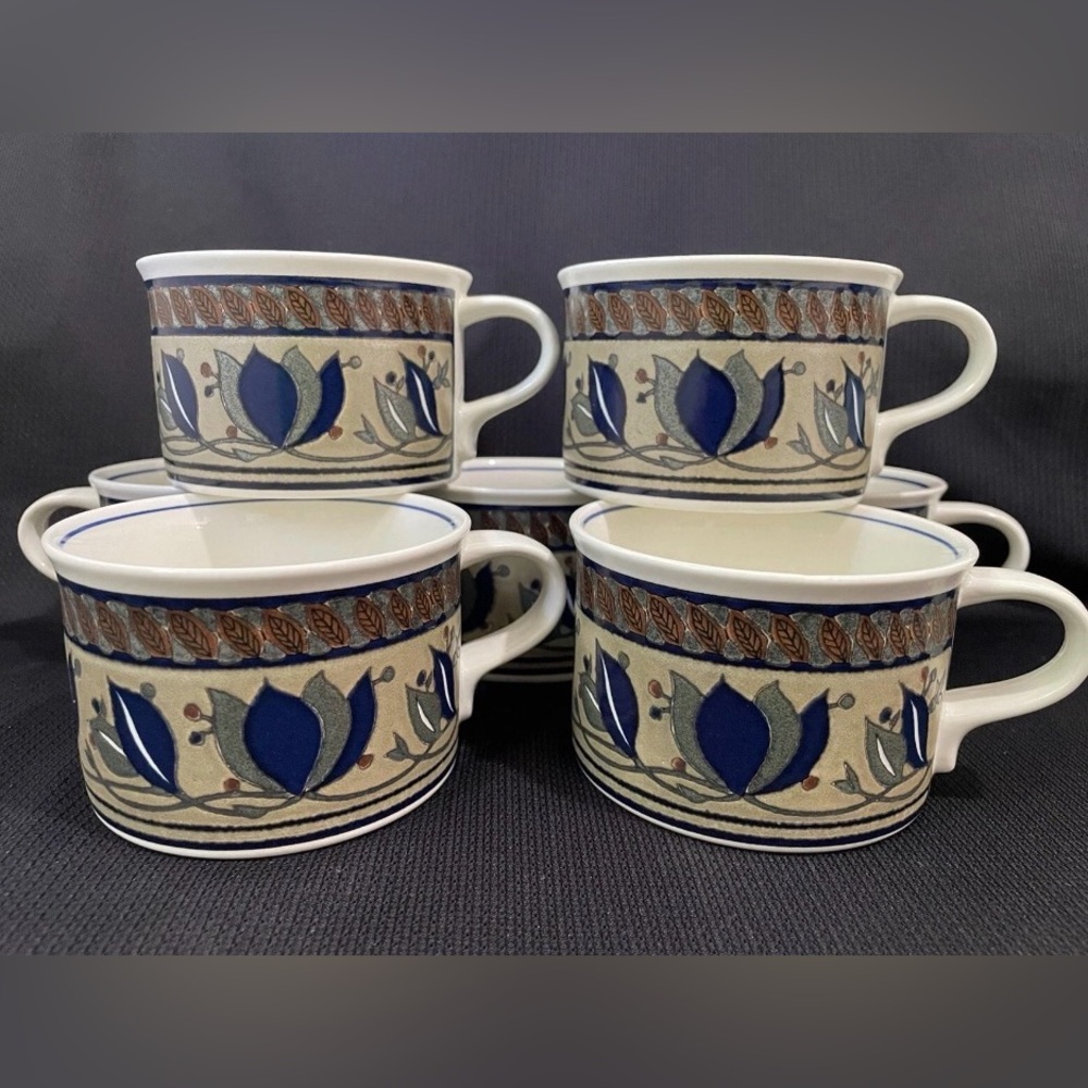 Vintage Mikasa Coffee Cup 
Intaglio Arabella 
7-oz. Capacity 
Made Japan c1970s